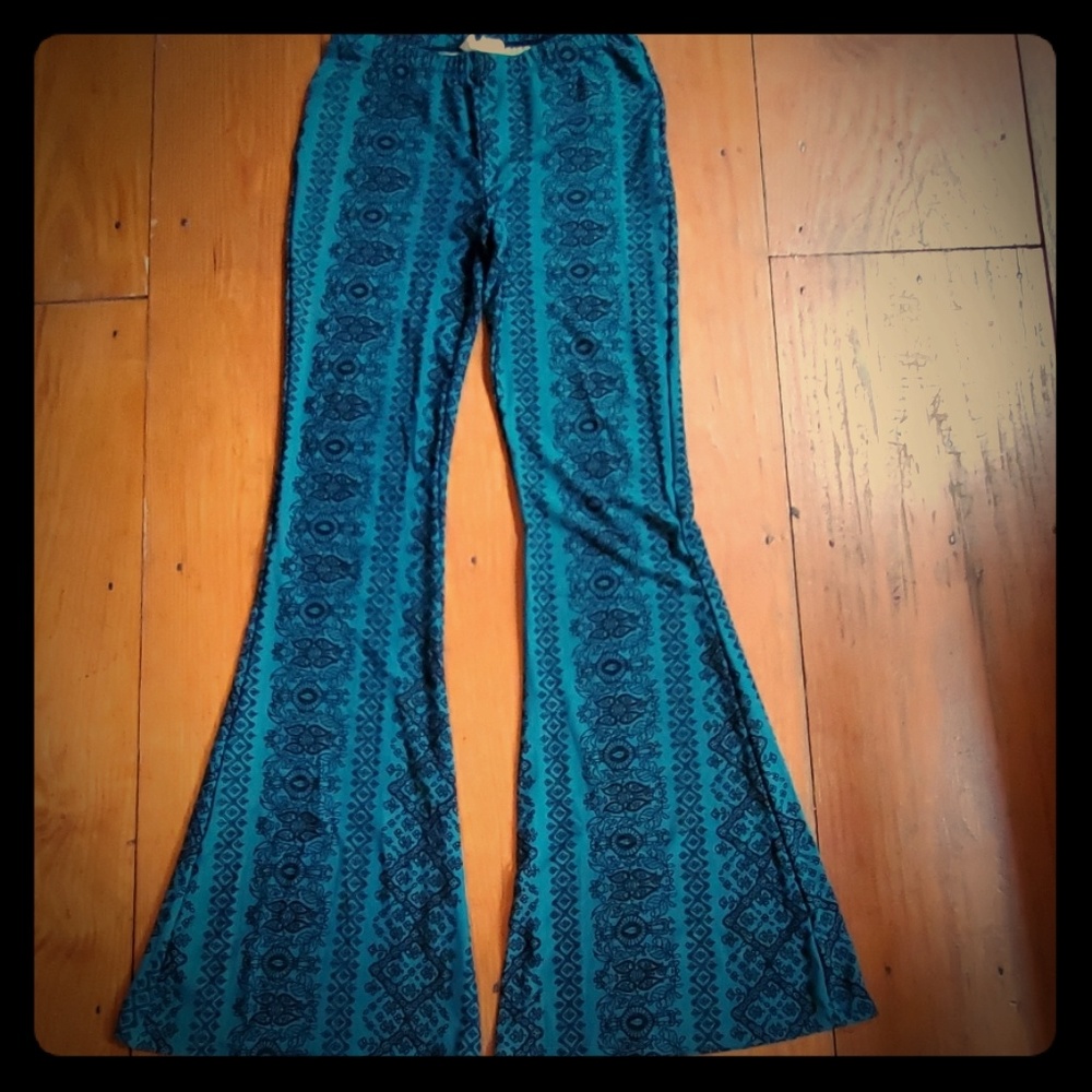 Big bell bottom leggings
